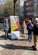 Foto vom Wochenmarkt mit Aufsteller