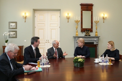 Marcel Philipp und Jürgen Linden besuchen die designierte Karlspreisträgerin Dalia Grybauskaite in Vilnius